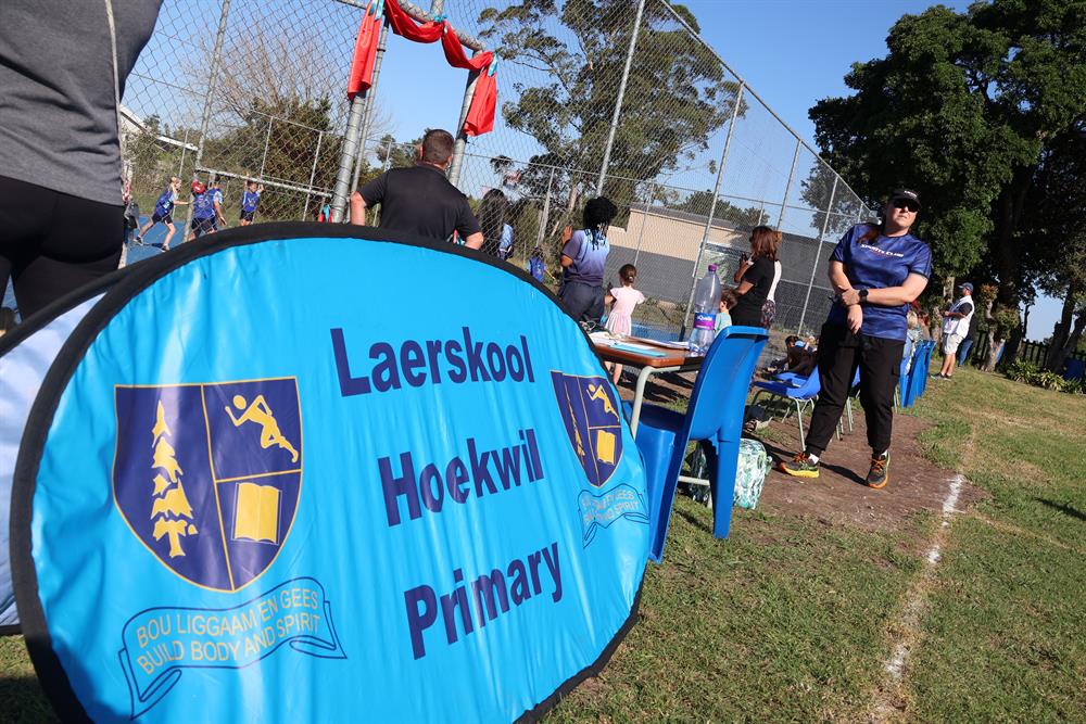 Hoekwil Primary nets a new netball court